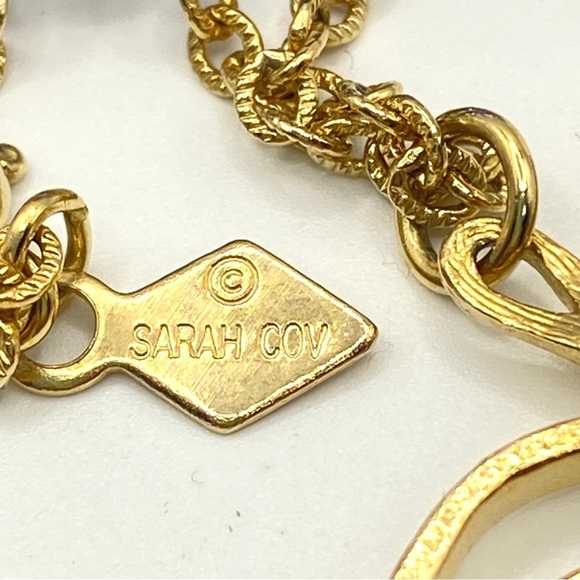 SARAH COV Vintage Goldtone Big Apple Necklace - Picture 5 of 9